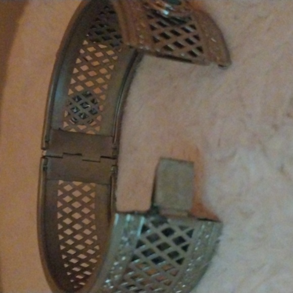 Elegant Silver and Turquoise Bracelet - Picture 5 of 5